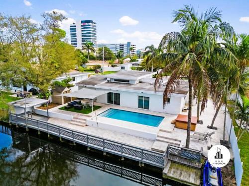 Ojus House | Events Welcome - Upscale Venue - Pool, Valet & More