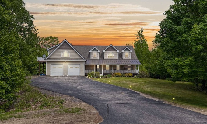 Center Conway House | Evergreen Escape | Relaxing Conway Getaway