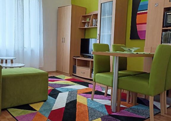 Dorcol Apartment | Evergreen