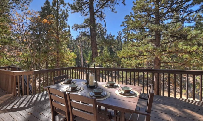 Upper Moonridge Cabin | Everwood Serenity Treehouse