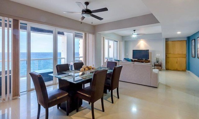Zona Hotelera Norte Condo | Every Room With Ocean View, Heated Pool