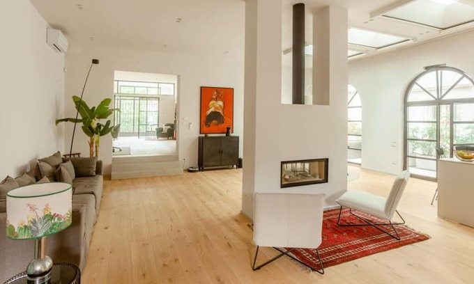 San Niccolo Apartment | Ex Artist Studio Loft near Piazzale Michelangelo