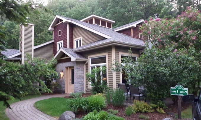 Mont-Tremblant House | Excellent Townhome On Golf Course w/3 Bdrm 2 Bath