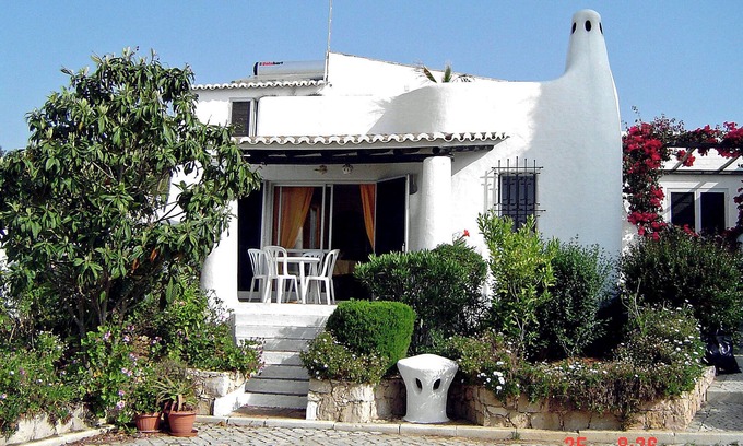Mato Serrao Villa | Exceptional 3 bed 2 bath villa, roof terrace, beautiful panoramic views, central