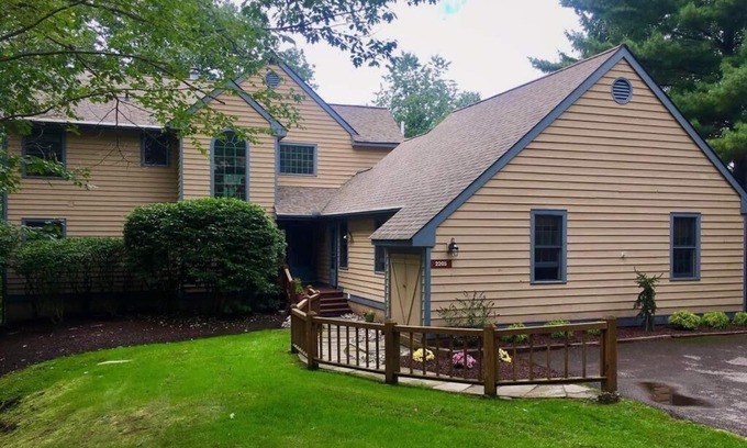 Canadensis House | Exceptional 5 Bedroom; 4 1/2 Bath House on Beautiful Buck Hill Falls Golf Course