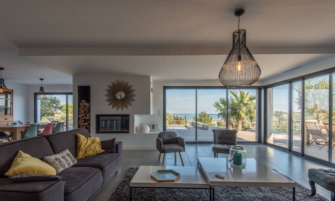 Banyuls-sur-Mer Villa | Exceptional 5-star villa, sea and mountain views, swimming pool.