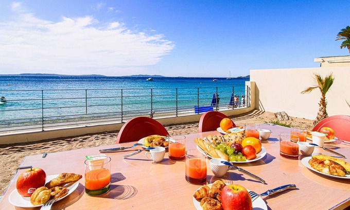 Cavaliere Beach Apartment | Exceptional apartment in Cavalière, beachfront terrace, sleeps 6