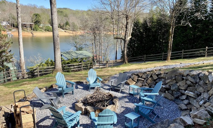 Blairsville House | Exceptional Lake Front Property For all Seasons with Lake Nottely Access