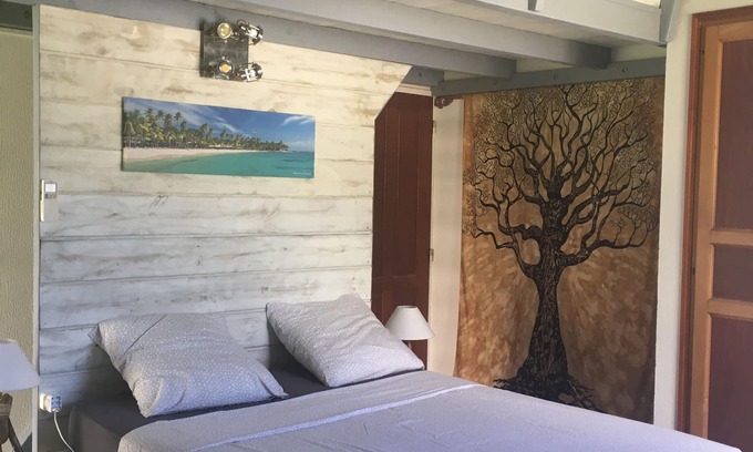 Trois-Rivieres Cottage | exceptional view of the saintes archipelago