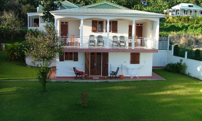 Trois-Rivieres Cottage | exceptional view of the saintes archipelago