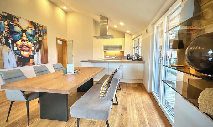 Seekirchen Markt Apartment | Exclusive 4-room penthouse apartment "FIVE", near Salzburg