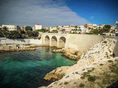 Endoume Bed & Breakfast | Exclusif - Urban Cabin vue mer les pieds dans l'eau