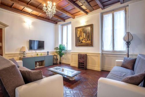 Tricolore Apartment | Exclusive 4 bedrooms apartment near Duomo