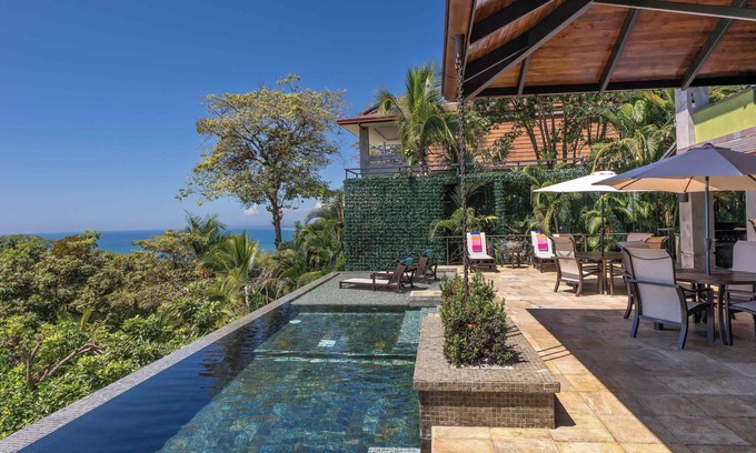 El Cerro House | Exclusive 5-bedroom house in fantastic Manuel Antonio with A/C and private pool