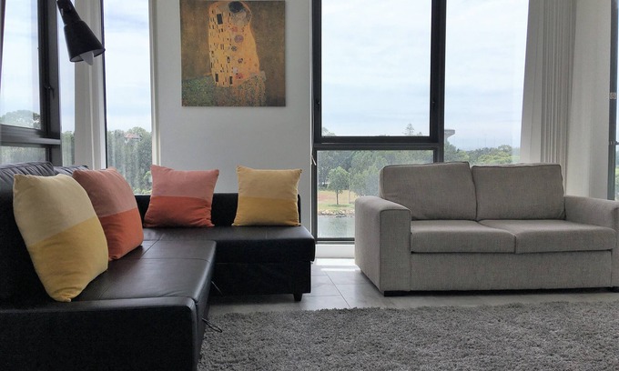 Wolli Creek Apartment | Exclusive apartment with water views