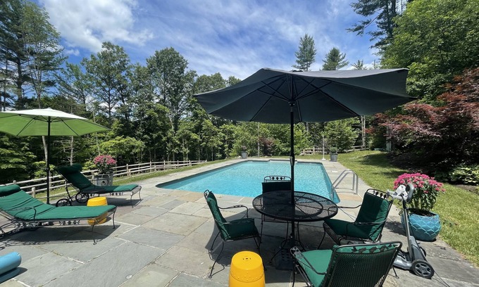 Marble Dale House | Exclusive & Bucolic Spot in Ideal Area with Private Pool!