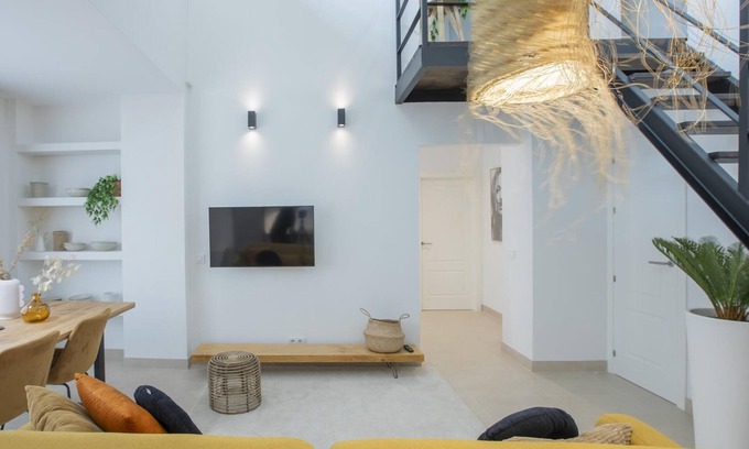 Plaza de Toros Vieja Apartment | Exclusive Central Loft-Style Apartment with 3 Bedrooms, Near Beach and Historic Center