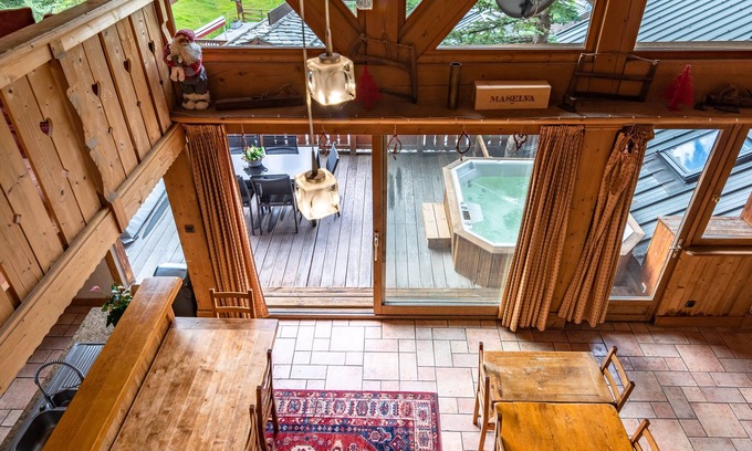 Reberty Ski Chalet | Exclusive Chalet skis