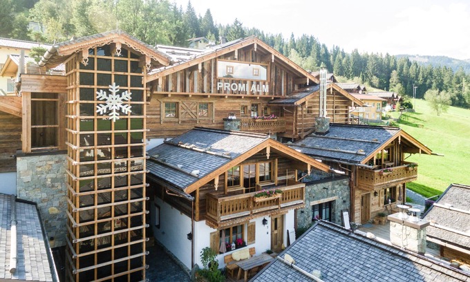 Flachau Ski Chalet | Exclusive chalet with 5 bedrooms and 5 bathrooms, sauna, fireplace, terrace