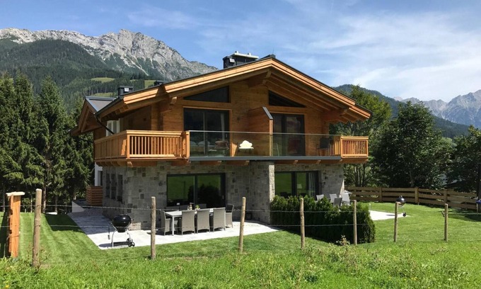 Leogang Ski Chalet | Exclusive chalet with wellness and stunning views