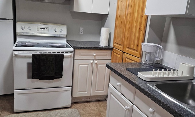 Calgary Apartment | Exclusive Comfort: Guest Suite