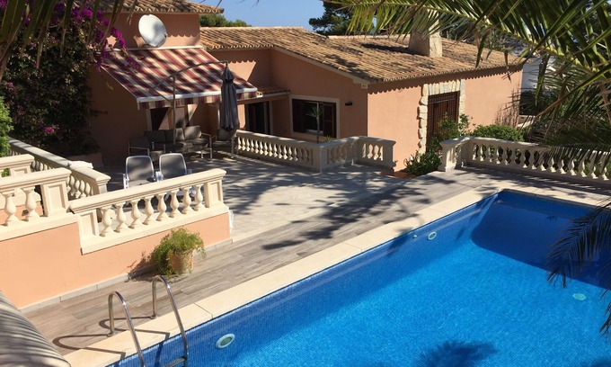 Provensals Villa | Exclusive detached villa in a panoramic position with sea views and large pool
