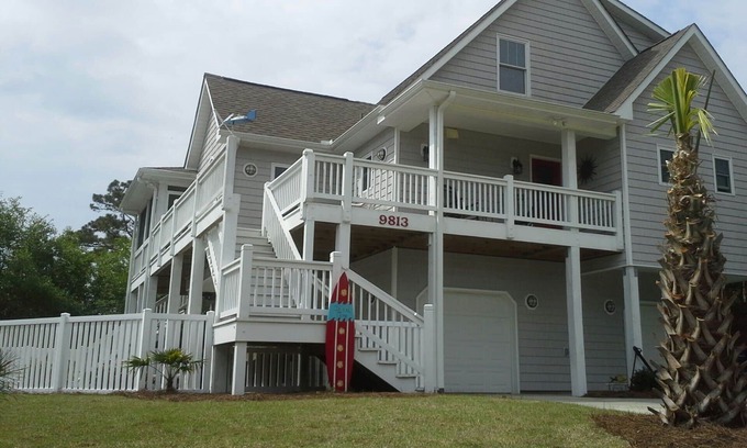 Emerald Isle Cottage | Exclusive Dolphin Ridge "ISLAND TIME" with private pool and golf cart