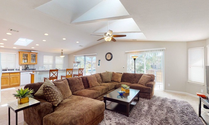 Havasu Lake House | Exclusive getaway with pool, hot tub, W/D, & clubhouse with pool table & gym