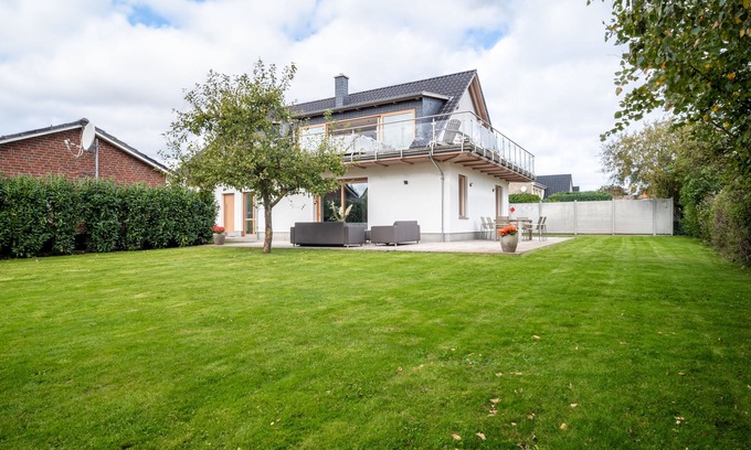 Barth House | Exclusive holiday home, 140 sqm, 4 rooms, 2 bathrooms, kitchen, fireplace