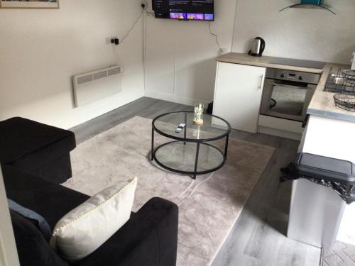 Grays Apartment | Exclusive Lakeside Apartment