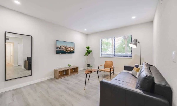 The Roads Apartment | Exclusive location in Little Havana on Calle Ocho
