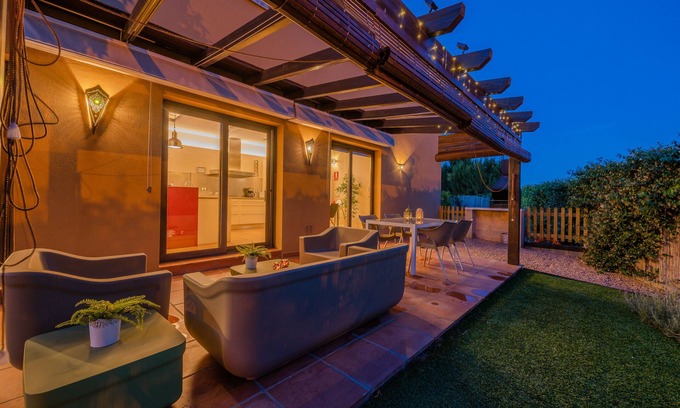Vilafreser House | Exclusive loft with jacuzzi, tantra chair, garden and pool