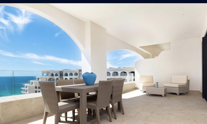 Chula Vista House | Exclusive luxury resort located btwn Tule Beach & Tequila Cove Beach