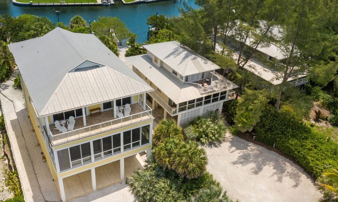 Siesta Key House | Exclusive Private Residence on the Gulf of Mexico, a Premier Vacation Retreat