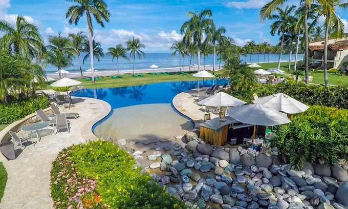 Playa Flamingo Condo | Exclusive - secluded spot on Flamingo Beach - sleep to the sound of the surf