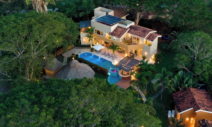 San Francisco Villa | Exclusive Villa inside Gated community with ocean views