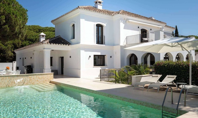 Urbanizacion Marbessa Villa | Exclusive Villa Lioness with large pool, big lawn and jacuzzi