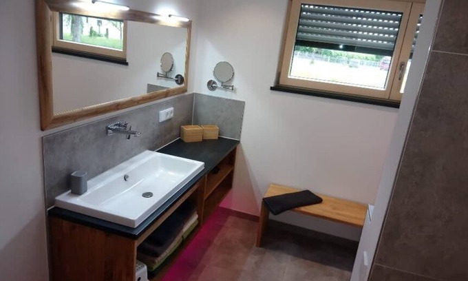 Roehrnbach Apartment | Exclusively furnished holiday home - with bathtub and walk-in experience shower