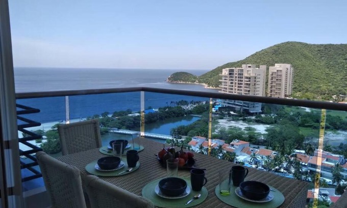 Pozos Colorados Apartment | Exclusivo club de playa con acceso directo a la playa de pozos colorados, cuenta con piscinas olímpicas, para niños, restaurante, jacuzzi, sauna, turco, salón de juegos, simulador de golf, spa, transporte interno, bar, etc.