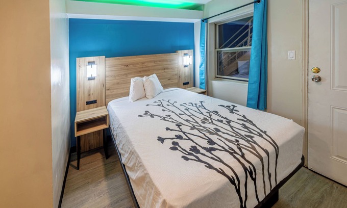 South Arlington Hotel | Exclusivo Inn by OYO Grand Prairie, TX
