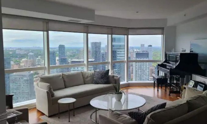Church and Wellesley Condo | Executive 2 Bedroom Condo