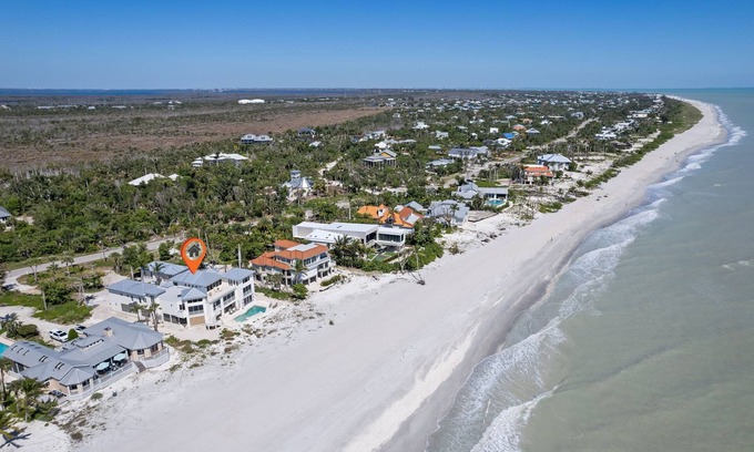 Sanibel Villa | Executive Beachfront Residence on West Gulf Drive