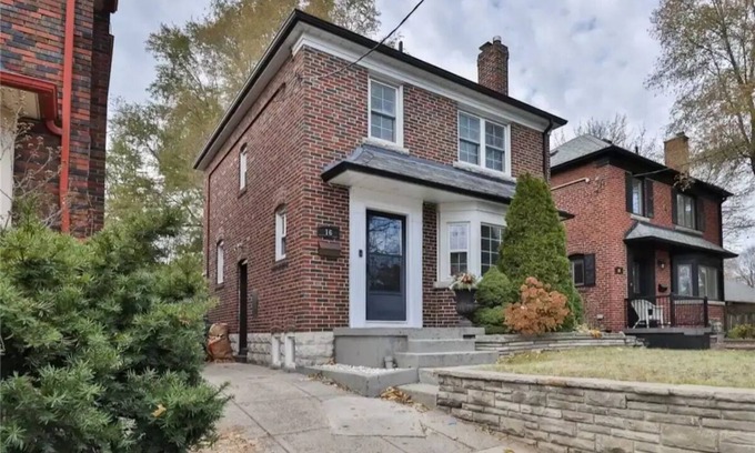 East York House | Executive Detached Home For Longer Stays (Minutes to Downtown & Danforth)