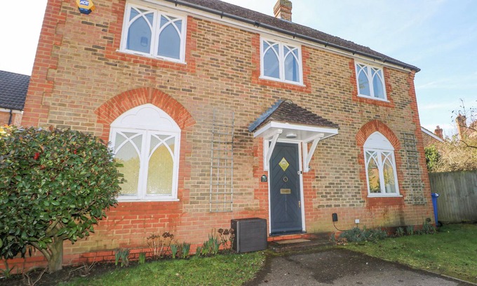 Winkfield Cottage | EXECUTIVE HOME, family friendly, with a garden in Bracknell
