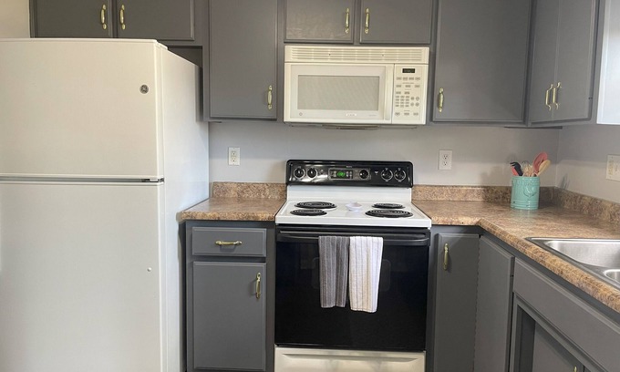 Highview House | Executive Housing for Work/Business, Families in Transition