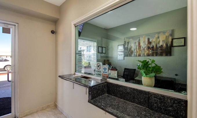 Stafford Hotel | Executive Inn & Suites