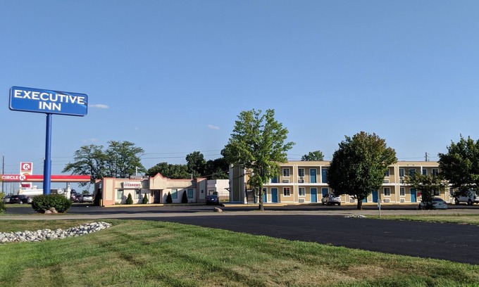 Pike Hotel | Executive Inn