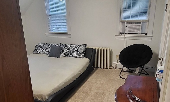 Glen Burnie Bed & Breakfast | Executive King Suite/ Entire House