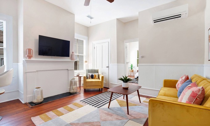 Savannah Victorian District Condo | Executive Rental by the Park | Heated Pool Access