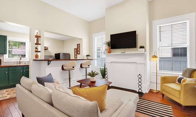 Savannah Victorian District Condo | Executive Rental by the Park | Heated Pool Access
